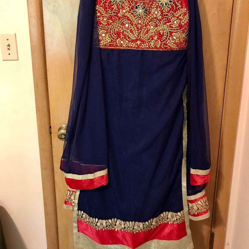 Indian ethnic dress, kurta and plazo and suruwal.